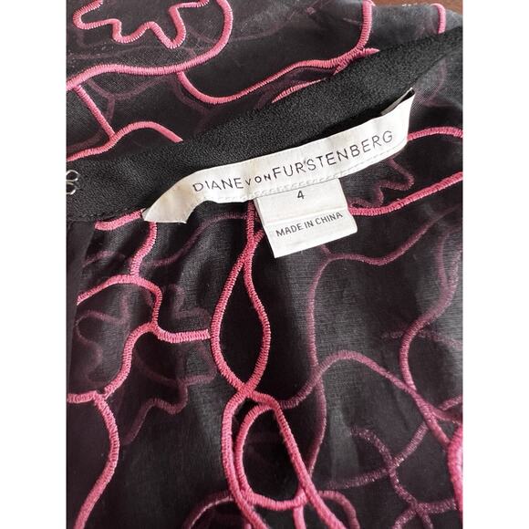 Diane von Furstenberg Sheer Silk Black & Pink Short Sleeve Size 4 Blouse Top - Picture 4 of 9